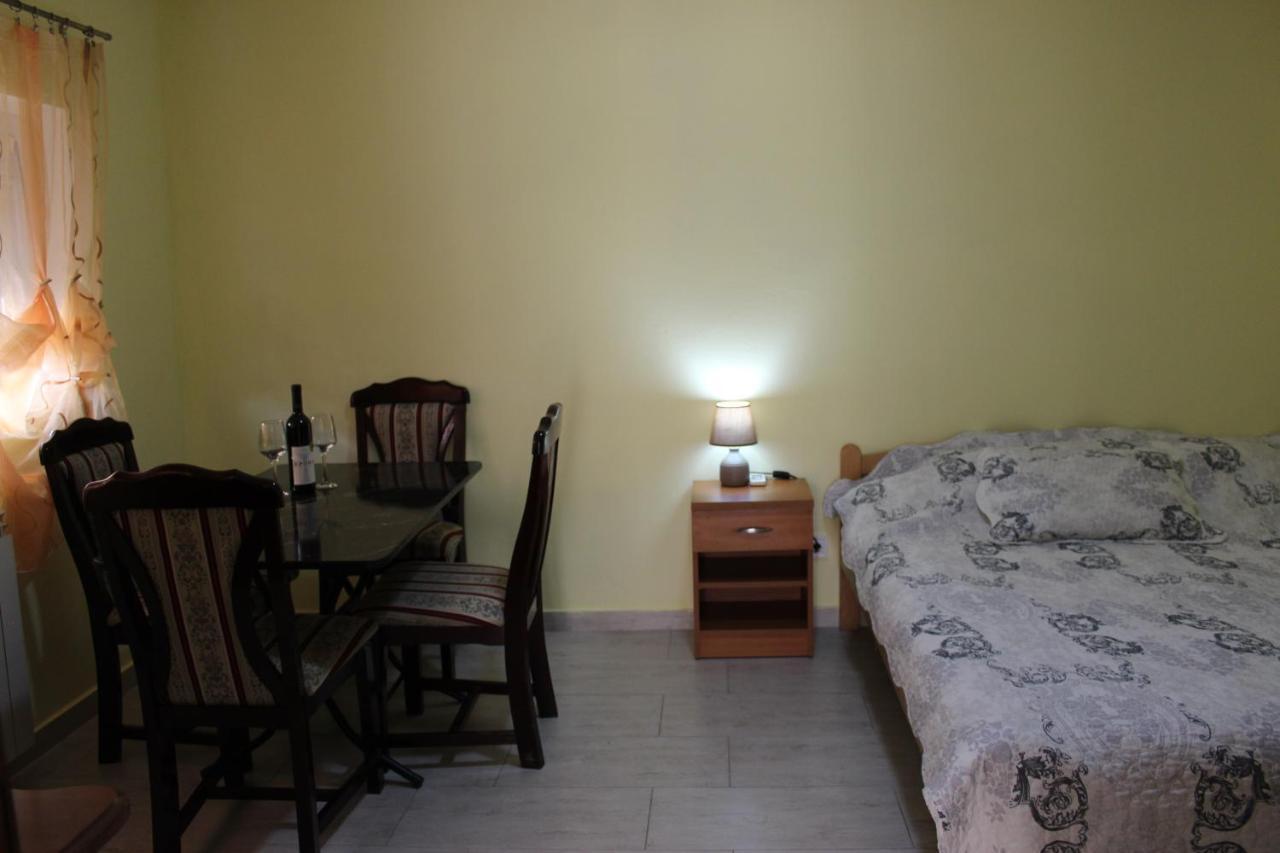 Apartmani Franovic Tivat Eksteriør billede